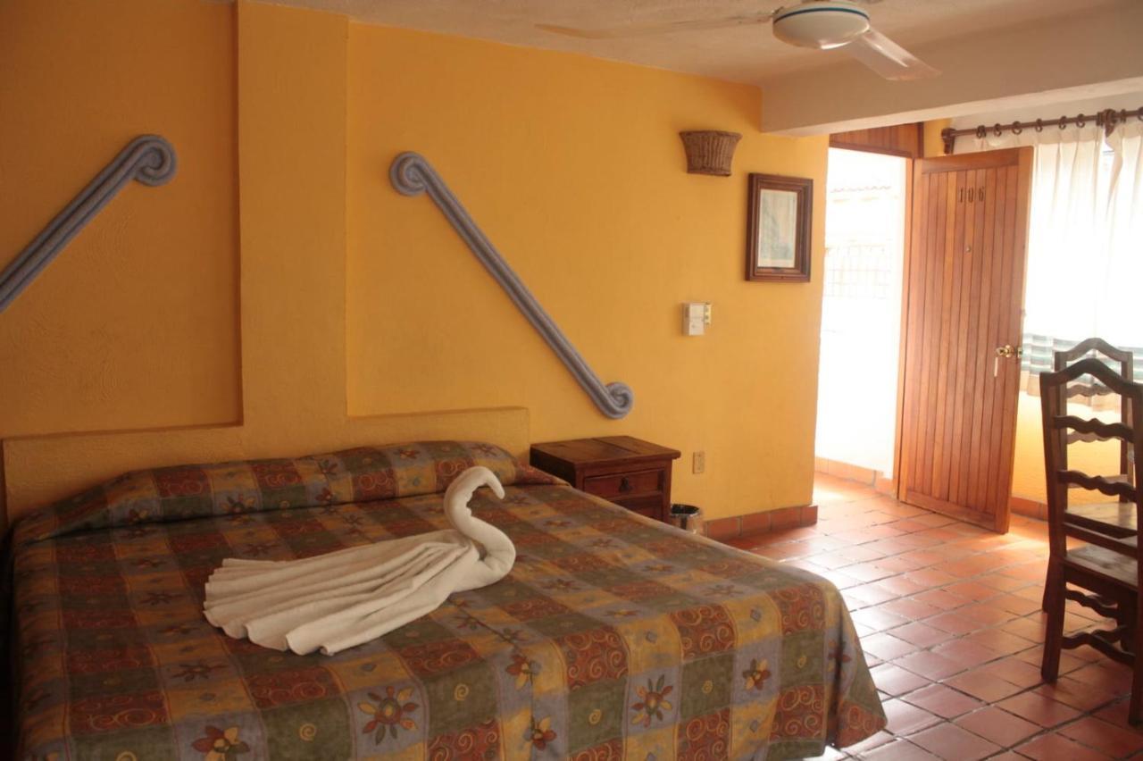 Casa Shaguiba Hotel Crucecita  ภายนอก รูปภาพ