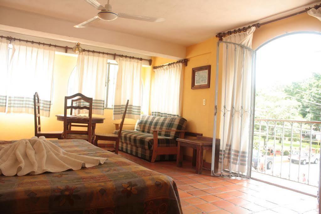 Casa Shaguiba Hotel Crucecita  ภายนอก รูปภาพ